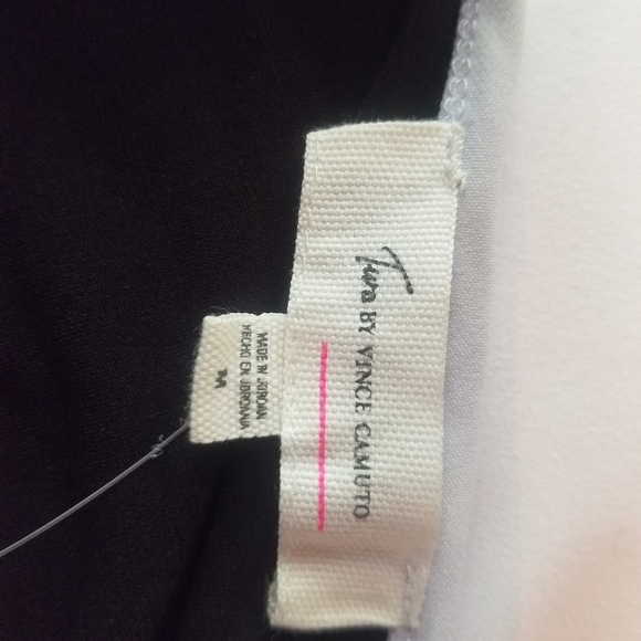NEW Vince Camuto Black top with white trim and split sleeves - M - Picture 4 of 6